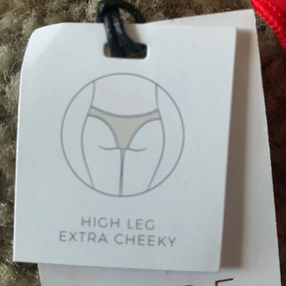 Red Hot Underwire Bikini - Picture 5 of 7